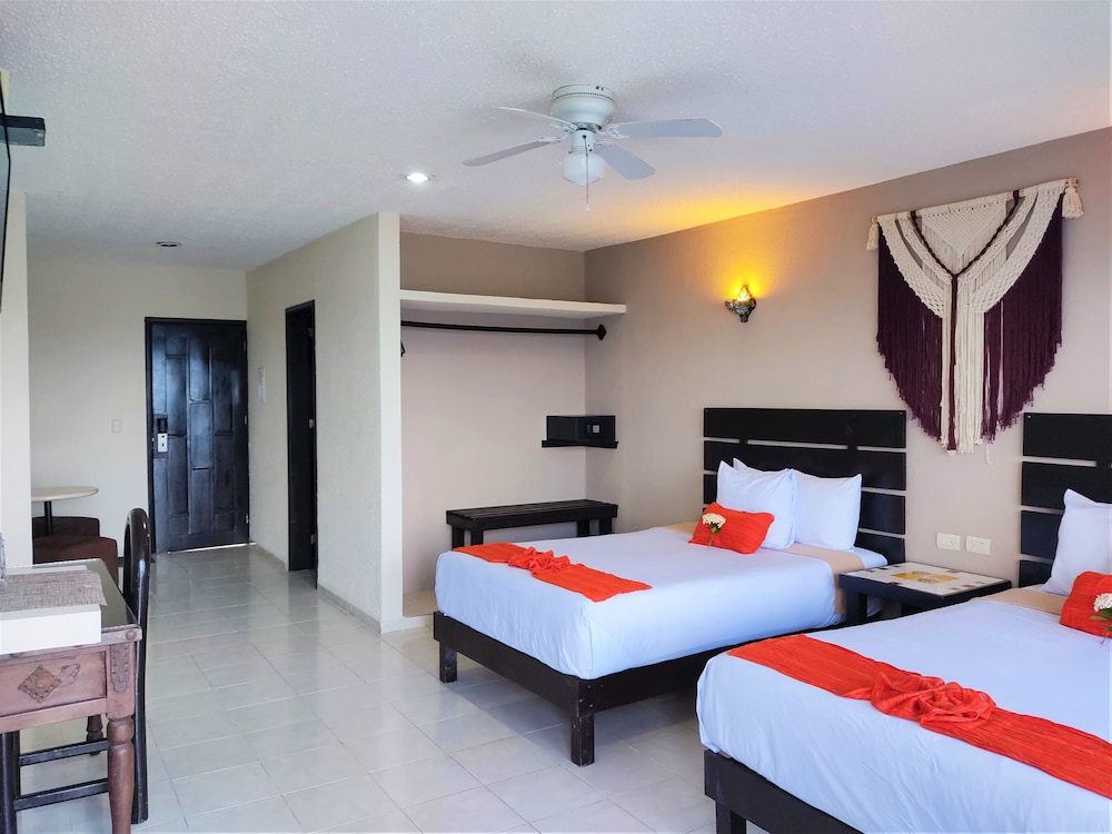 

Bari - Puerto Morelos - Hacienda Morelos Beachfront Hotel