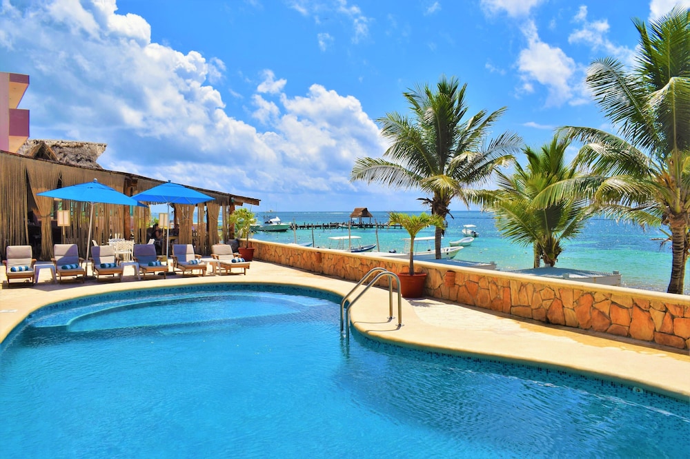 

Bari - Puerto Morelos - Hacienda Morelos Beachfront Hotel