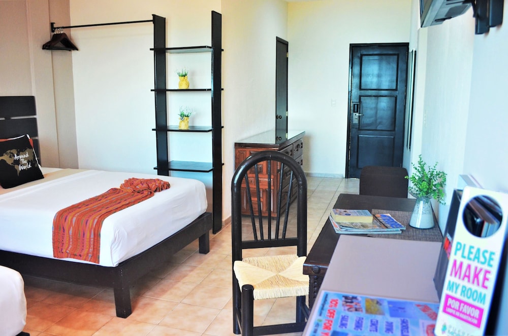 

Bari - Puerto Morelos - Hacienda Morelos Beachfront Hotel