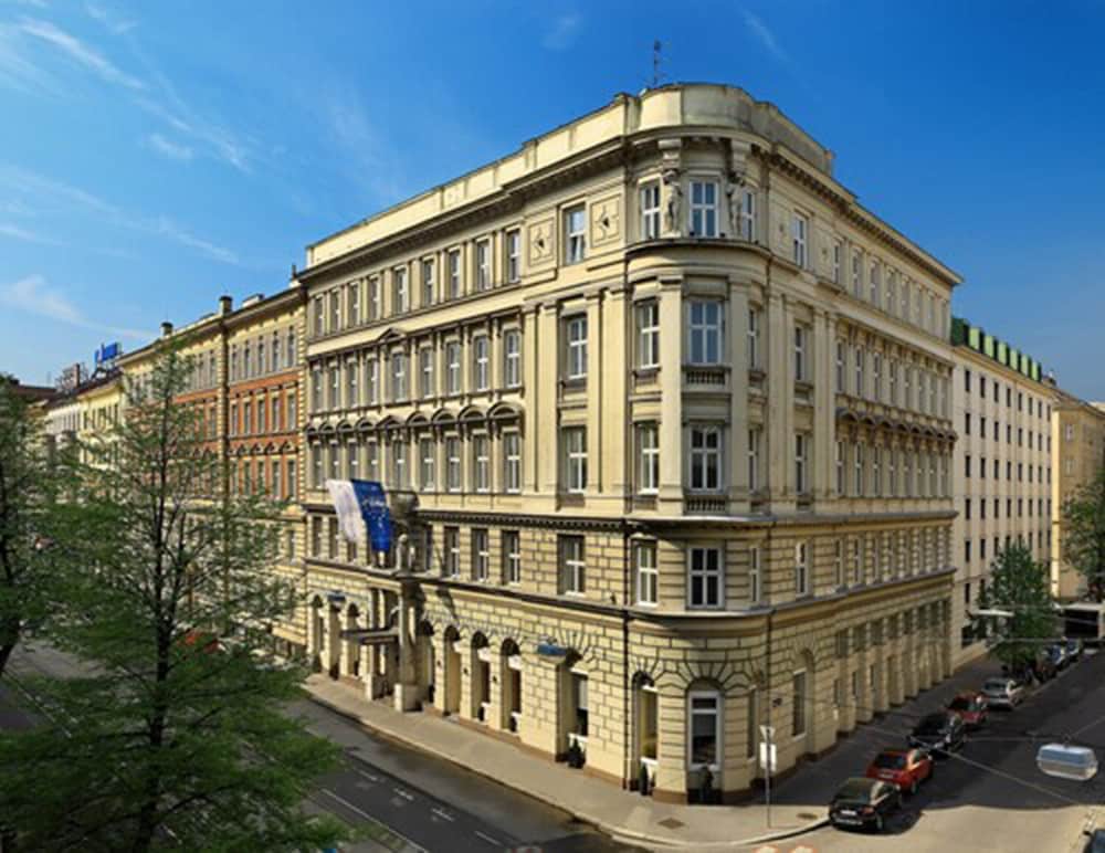 

Cagliari - Vienna - Hotel Bellevue Wien