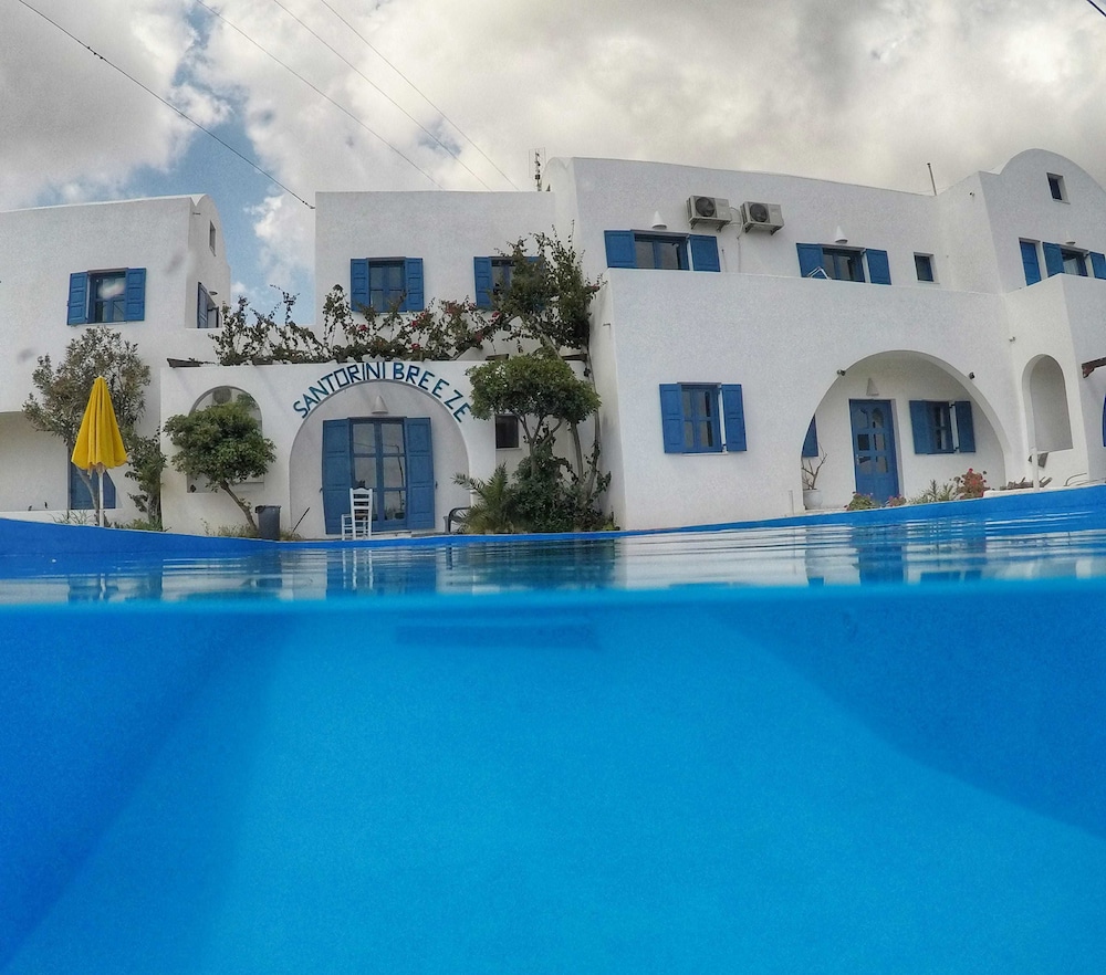 

Napoli - Órmos Athiniós - Santorini Breeze