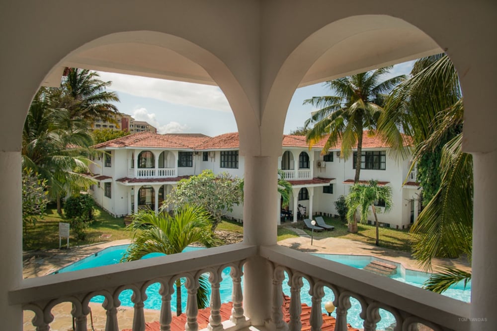 

Venezia - Tiwi - Bahari Dhow Beach Villas