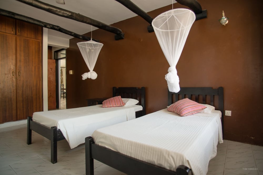 

Verona - Diani Beach - Bahari Dhow Beach Villas
