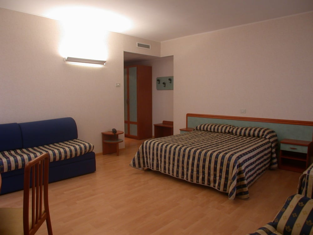 

Napoli - Melfi - Hotel La Pergola