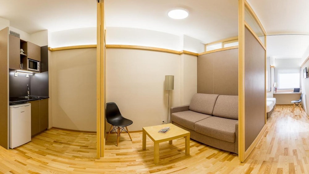 

Milano - Sant Cugat del Vallès - Bonanova Suite Hotel