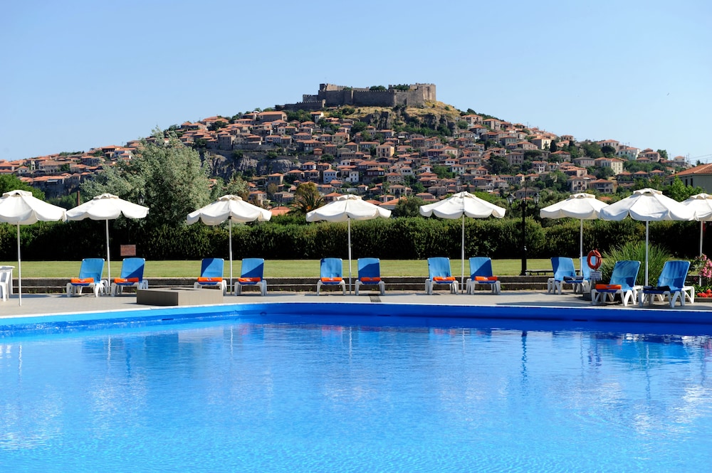 

Milano - Petra - Delfinia Hotel & Bungalows