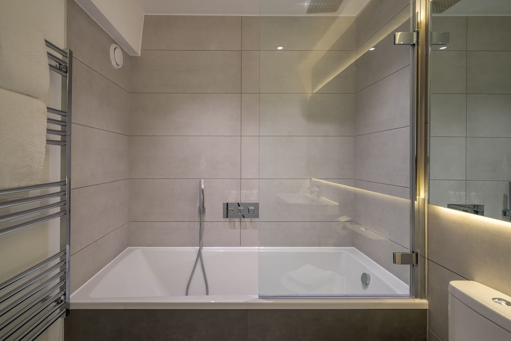 

Roma - Croydon - Pelican London Hotel and Residence