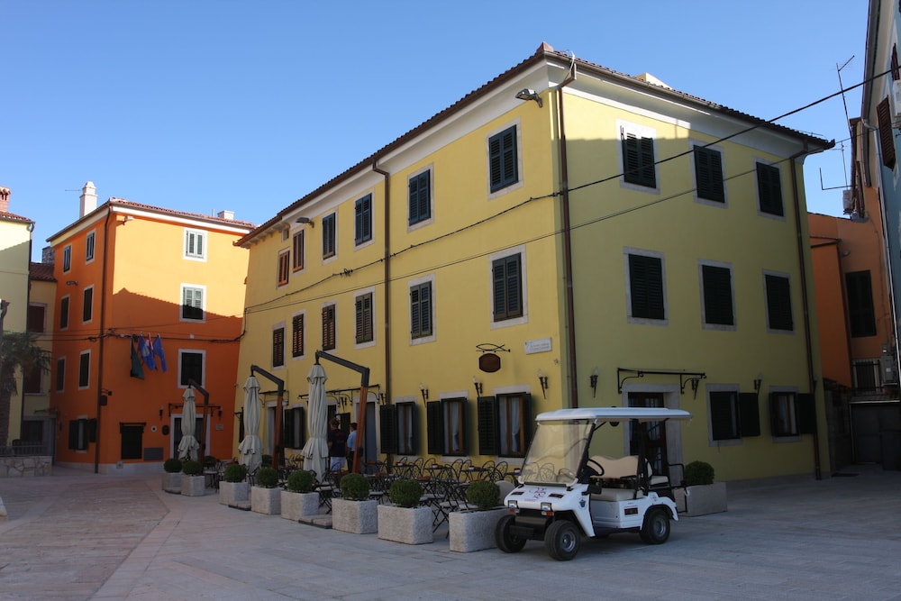 

Bologna - Pula - Villetta Phasiana