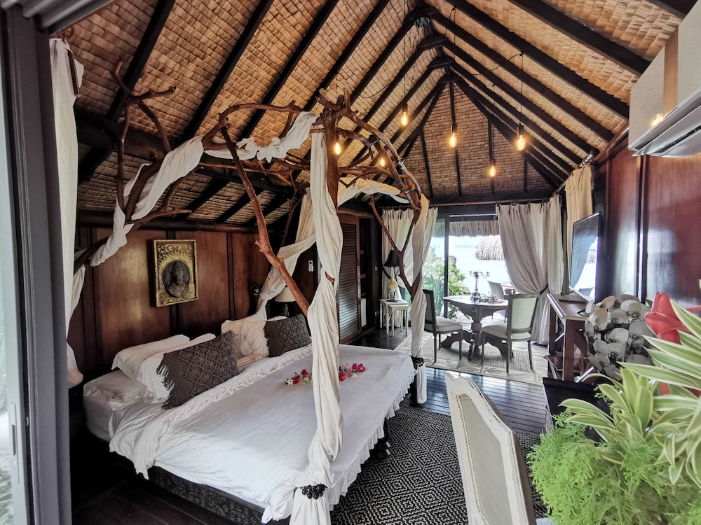 

Napoli - Moorea - Hôtel Fenua Mata'i'oa