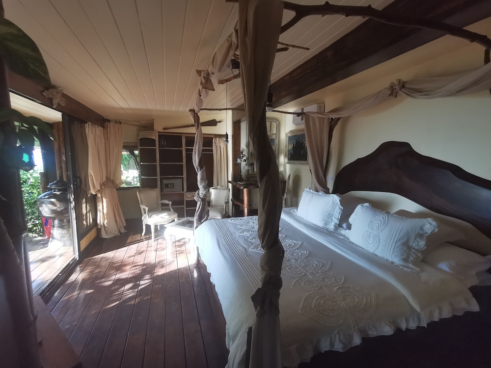 

Roma - Moorea - Hôtel Fenua Mata'i'oa
