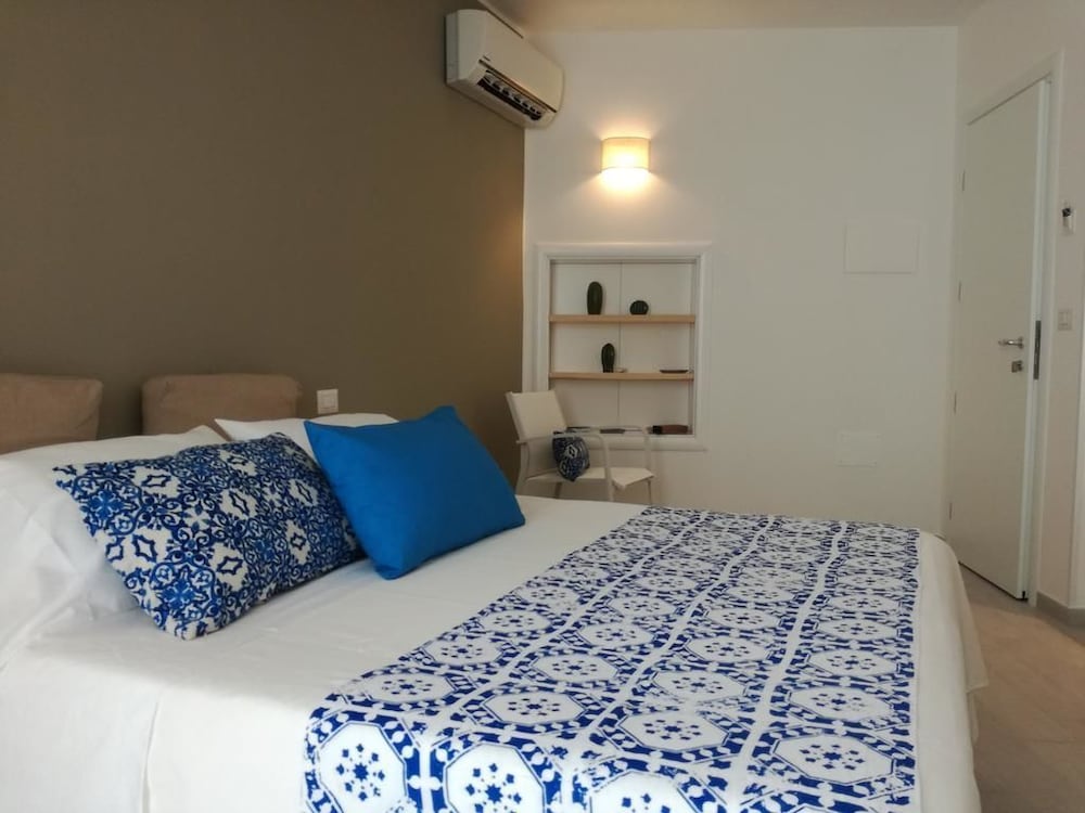 

Firenze - Vulcano, Isole Eolie - Hotel Orsa Maggiore