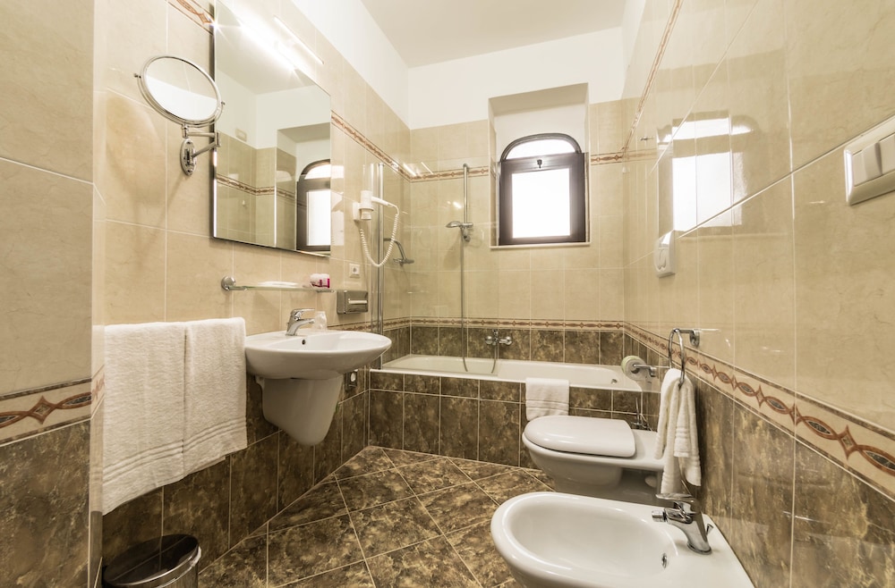 

Milano - San Donaci - Leone de Castris Wine Hotel