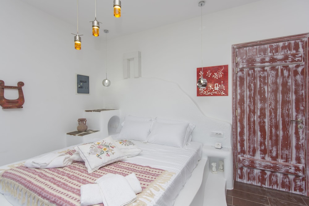 

Venezia - Kóronos - ELAIOLITHOS - Luxury Villa Suites - Adults Only