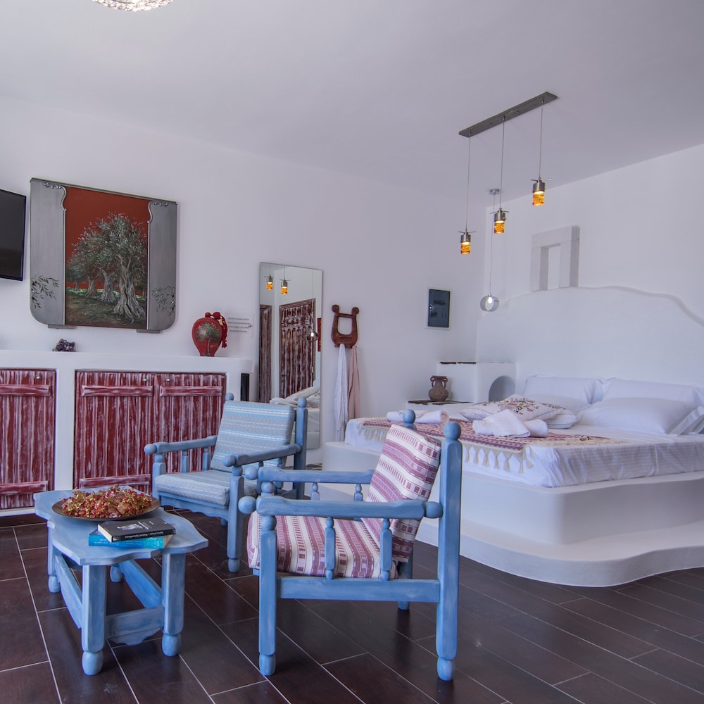 

Firenze - Kóronos - ELAIOLITHOS - Luxury Villa Suites - Adults Only