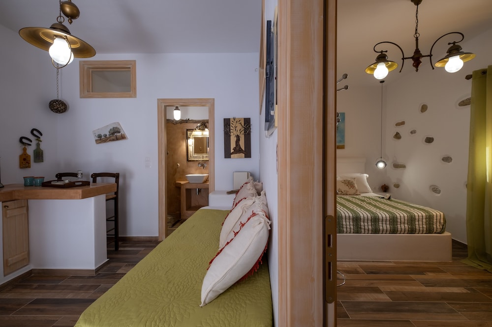 

Milano - Moutsoúna - ELAIOLITHOS - Luxury Villa Suites - Adults Only