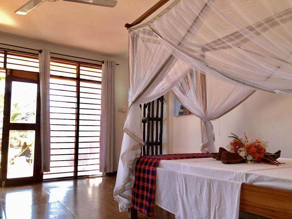 

Catania - Kizimkazi - Promised Land Lodge