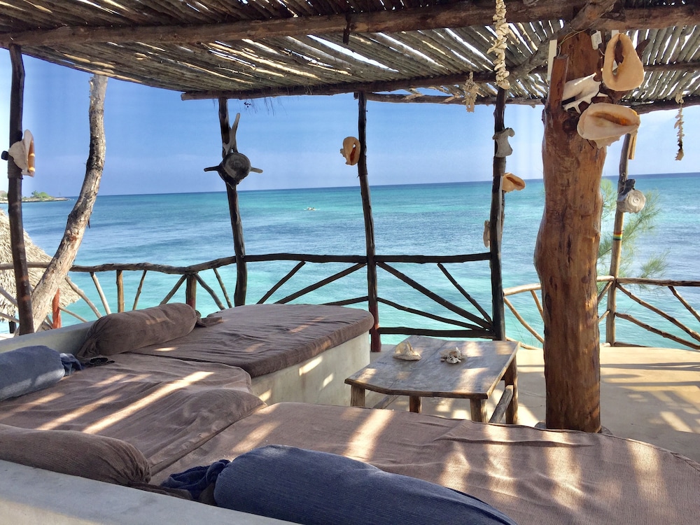 

Milano - Kizimkazi - Promised Land Lodge
