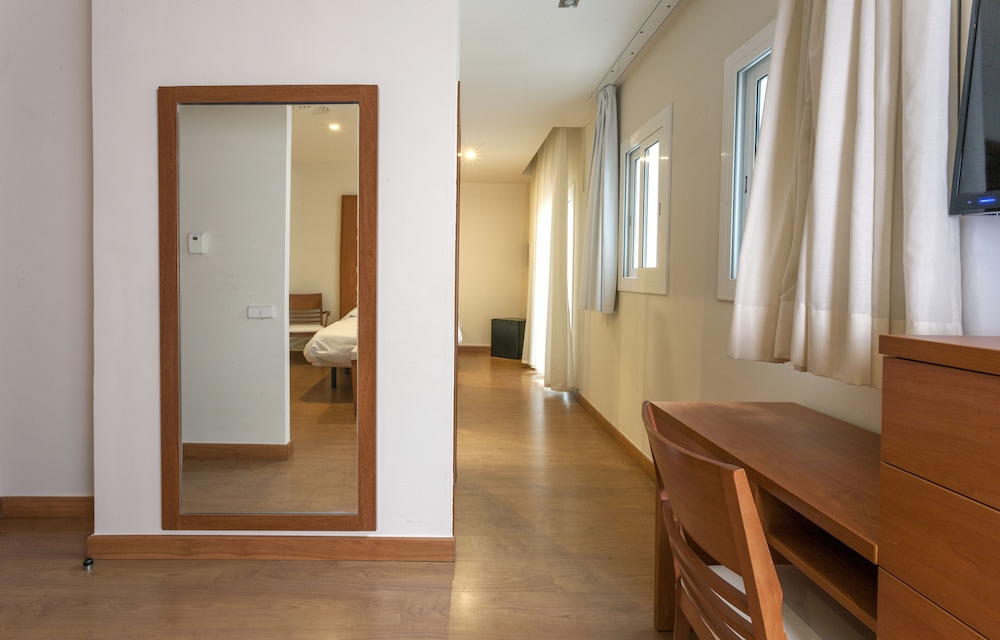 

Lamezia Terme - Blanes - Hotel Horitzó by Pierre & Vacances