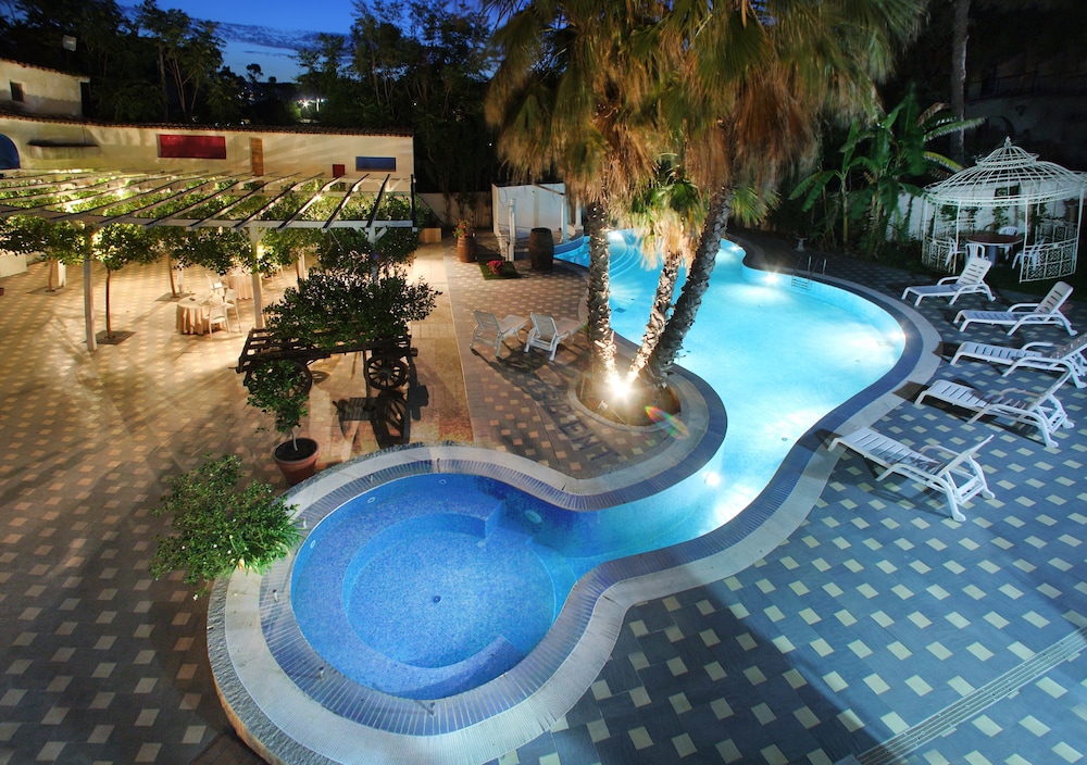 

Napoli - Reggio Calabria - Regent Beach Hotel & Apartments