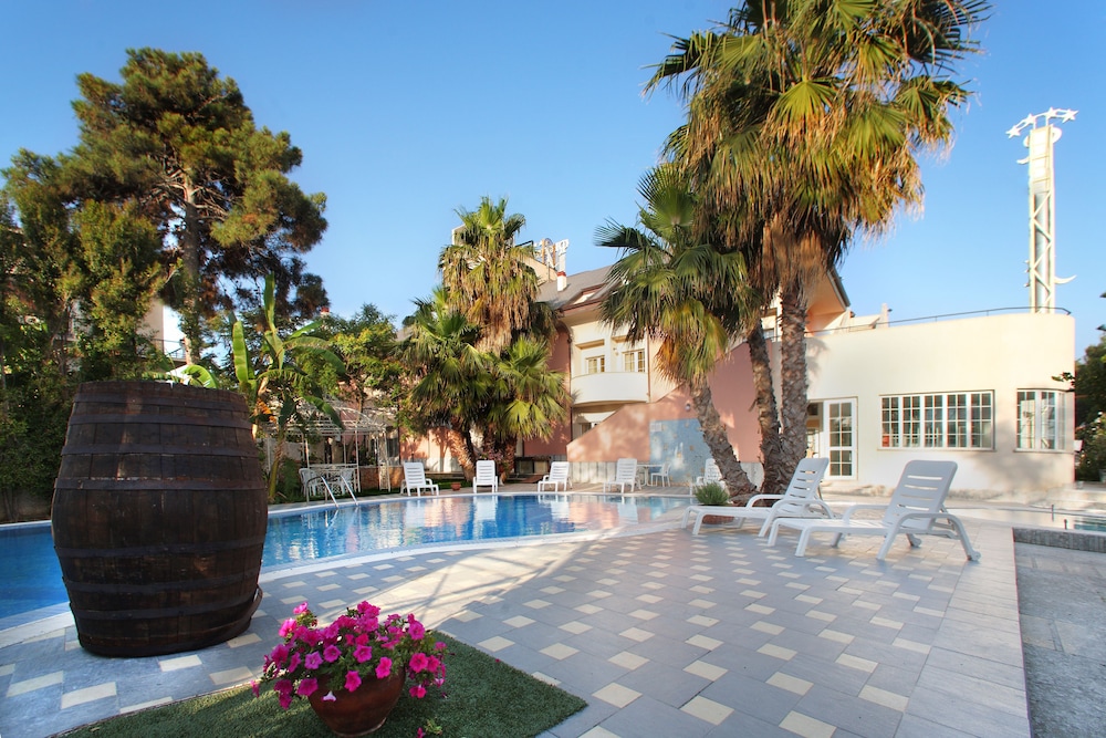 

Napoli - Calabria, Mare Italia - Regent Beach Hotel & Apartments