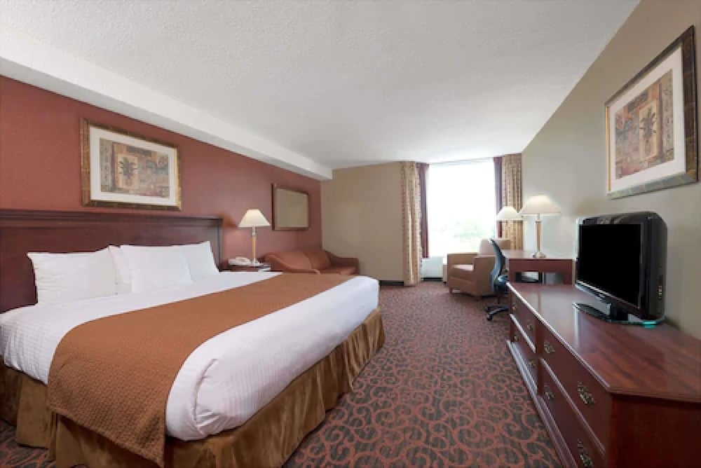 

Milano - Cascate del Niagara - Ramada By Wyndham Niagara Falls/Fallsview