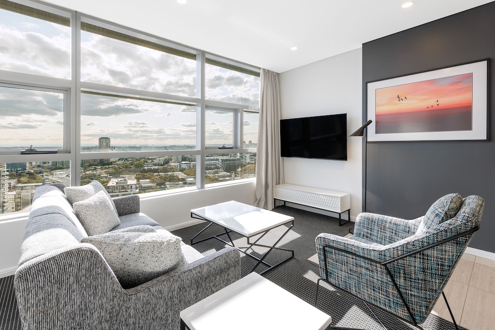 

Milano - Sydney - Meriton Suites Zetland
