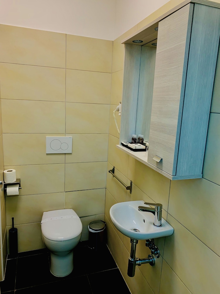 

Palermo - Villafranca di Verona - Star Hotel Airport Verona