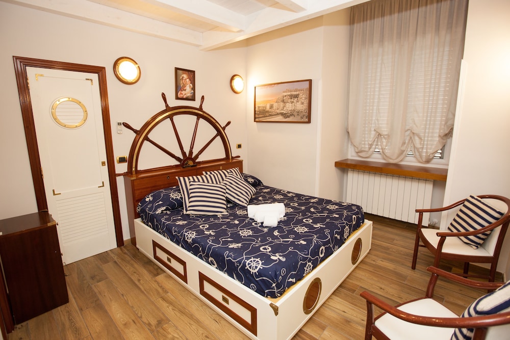 

Roma - Pozzuoli - Hotel Ausonia