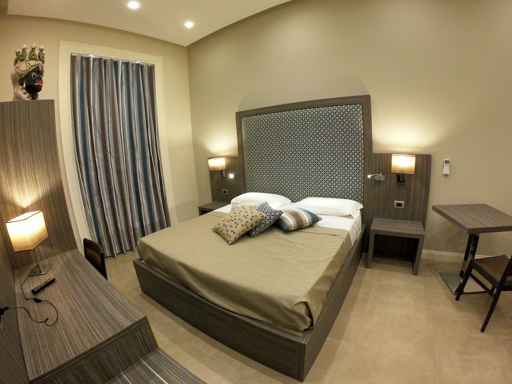 

Milano - Pozzuoli - Hotel Ausonia