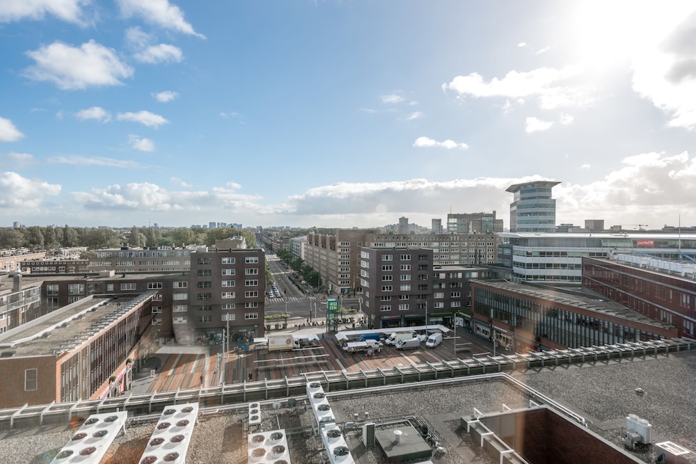 

Cagliari - Zaandam - XO Hotels Blue Tower