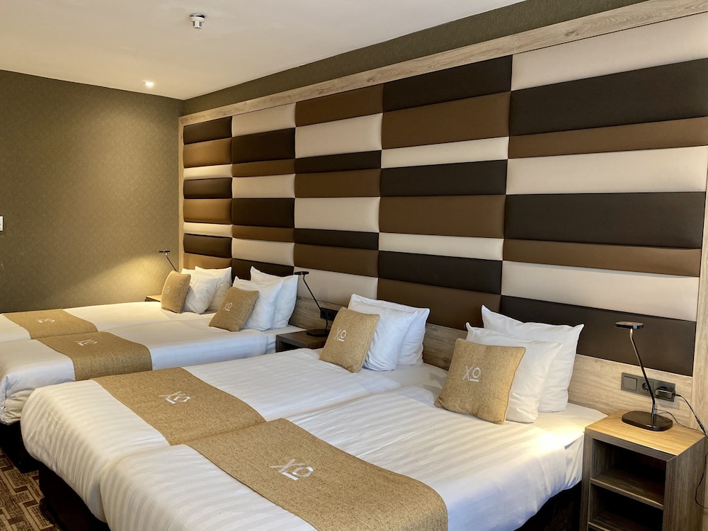 

Napoli - Zaandam - XO Hotels Blue Tower