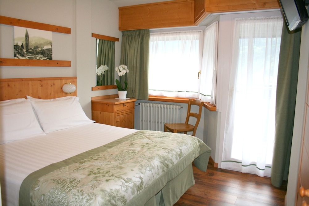 

Napoli - Valdisotto - Hotel Larice Bianco