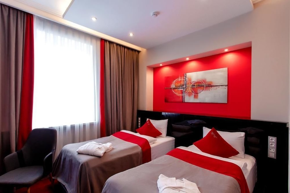 

Roma - Almaty - Mildom Premium Hotel