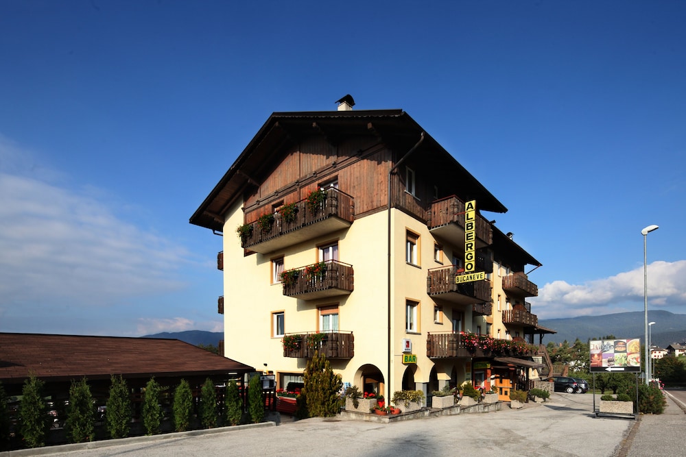 

Catania - Dolomiti, Montagna Italia - Albergo Bucaneve