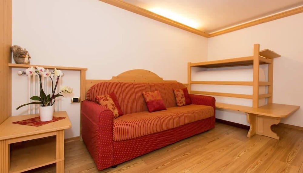 

Lamezia Terme - Madonna di Campiglio - Hotel Cristina