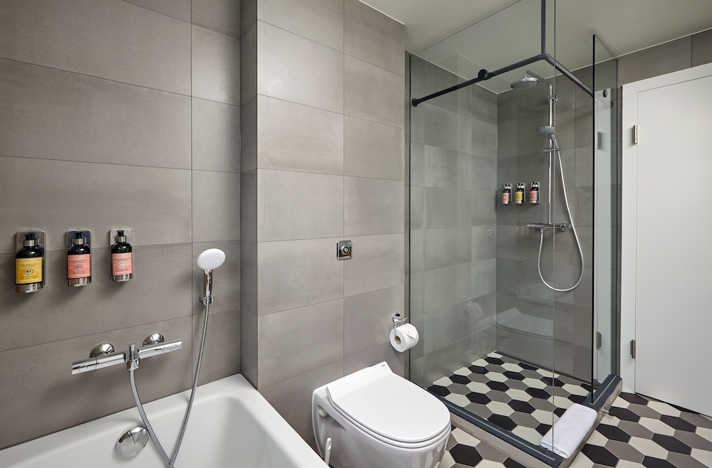 

Bari - Myvatn - Mývatn - Berjaya Iceland Hotels