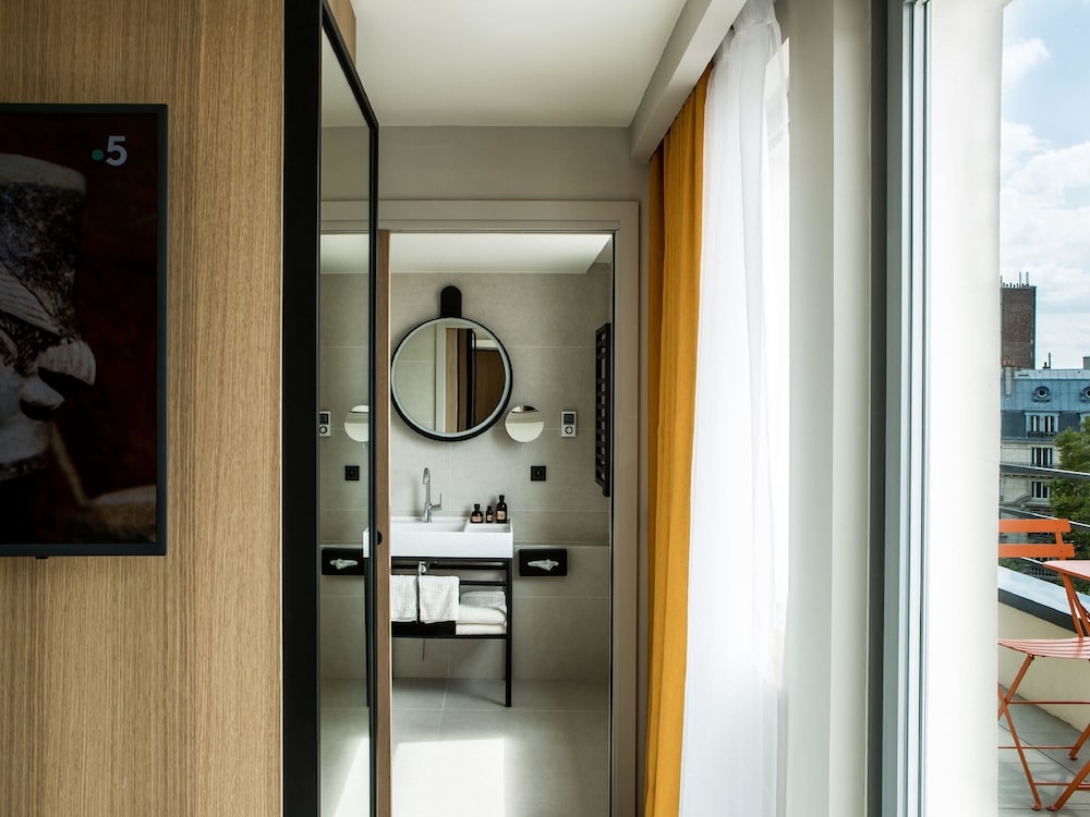 

Pisa - Clichy - Mercure Paris 17 Batignolles