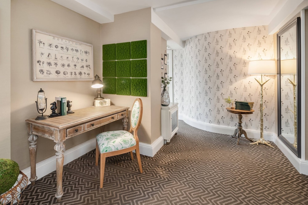 

Napoli - New York - Aeroporto La Guardia - The Lexington Hotel, Autograph Collection