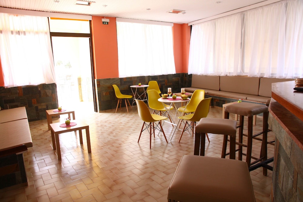 

Verona - Milatos - Triton Garden Hotel