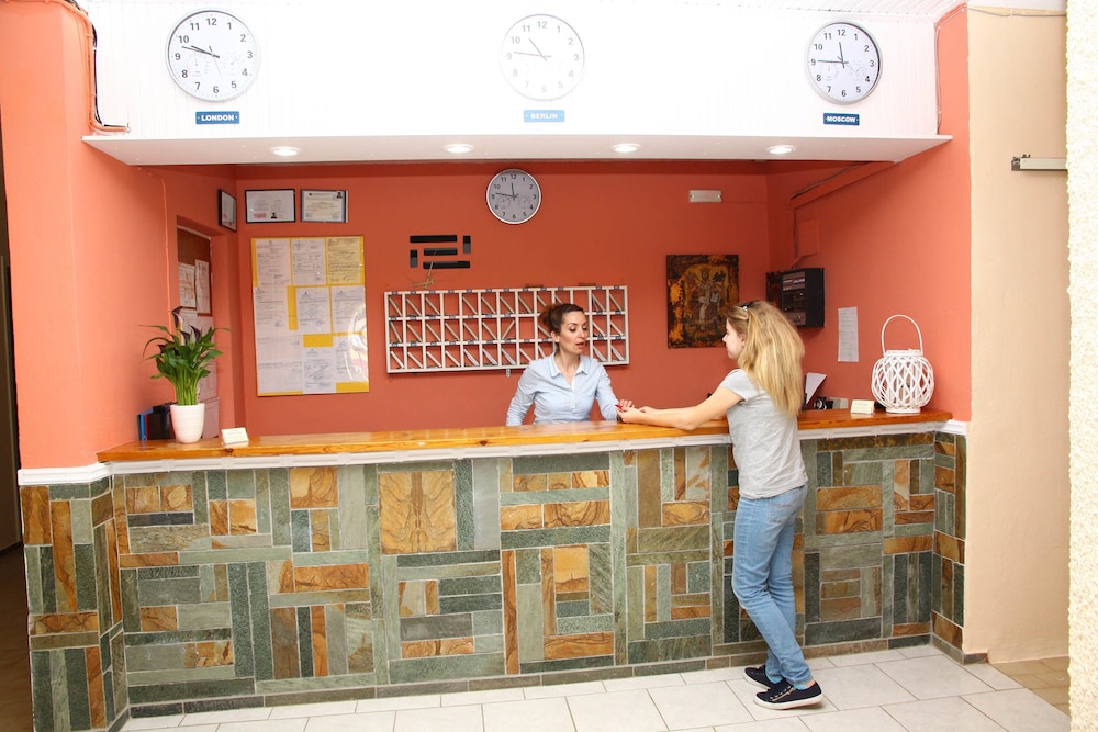 

Bari - Milatos - Triton Garden Hotel