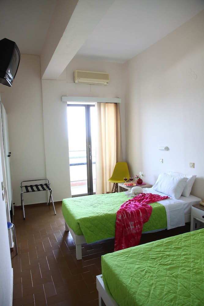 

Roma - Milatos - Triton Garden Hotel