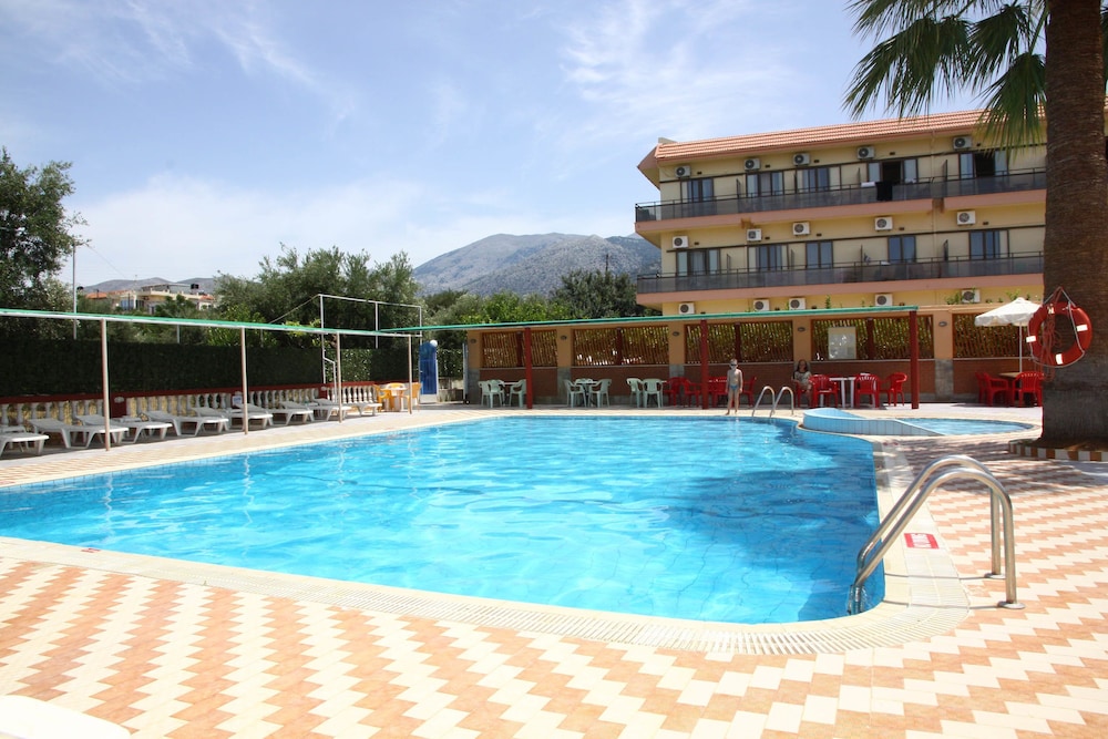 

Milano - Milatos - Triton Garden Hotel