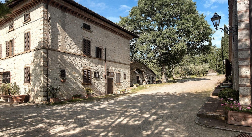 

Catania - Castellina in Chianti - Relais Santa Cristina