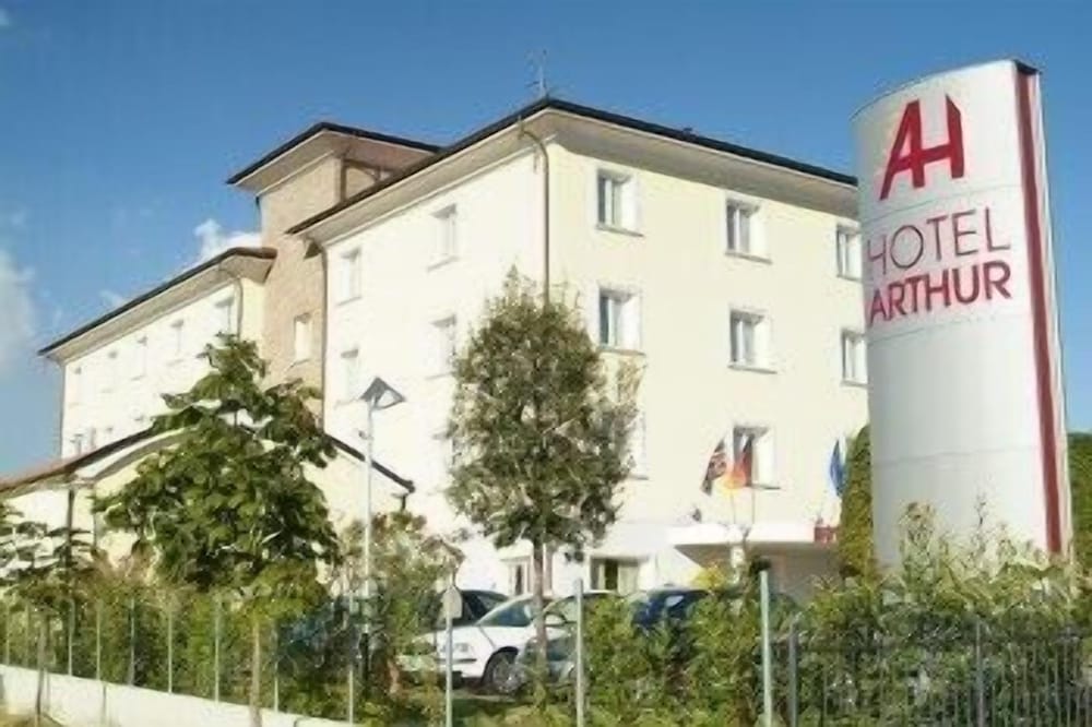 

Bari - Maranello - Hotel Arthur
