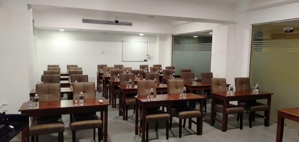 

Roma - Wattala - Morven Hotel Colombo