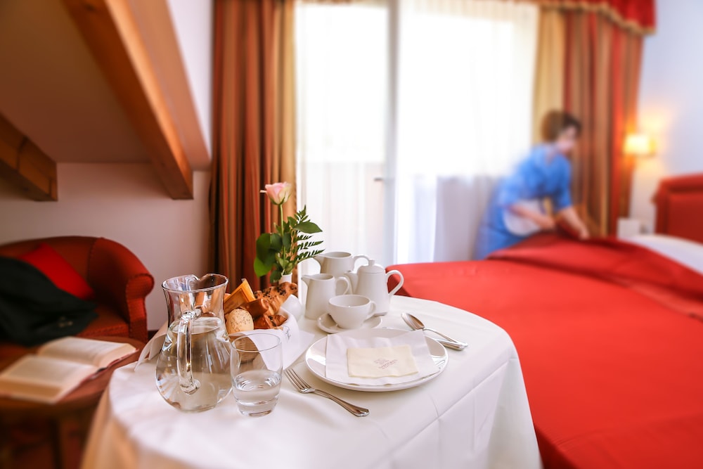 

Napoli - Mezzolombardo - Sartori's Hotel