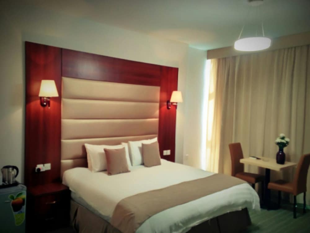 

Milano - Salalah - Al Dyafa Hotel Suites