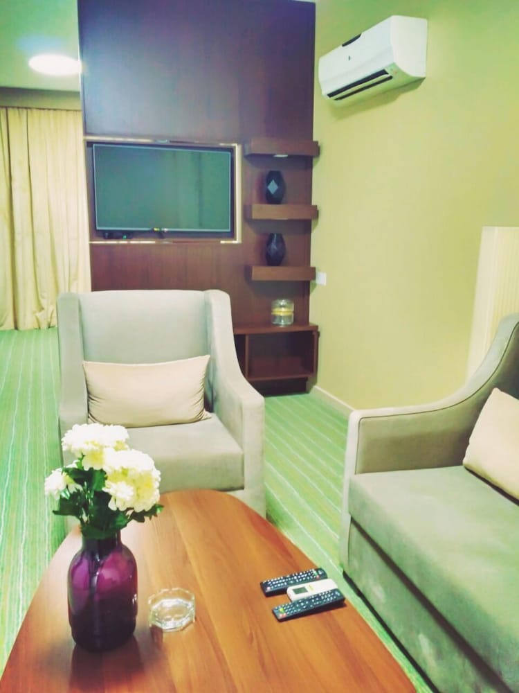 

Milano - Salalah - Al Dyafa Hotel Suites