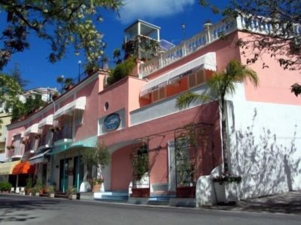 

Torino - Ischia - Hotel Il Nespolo