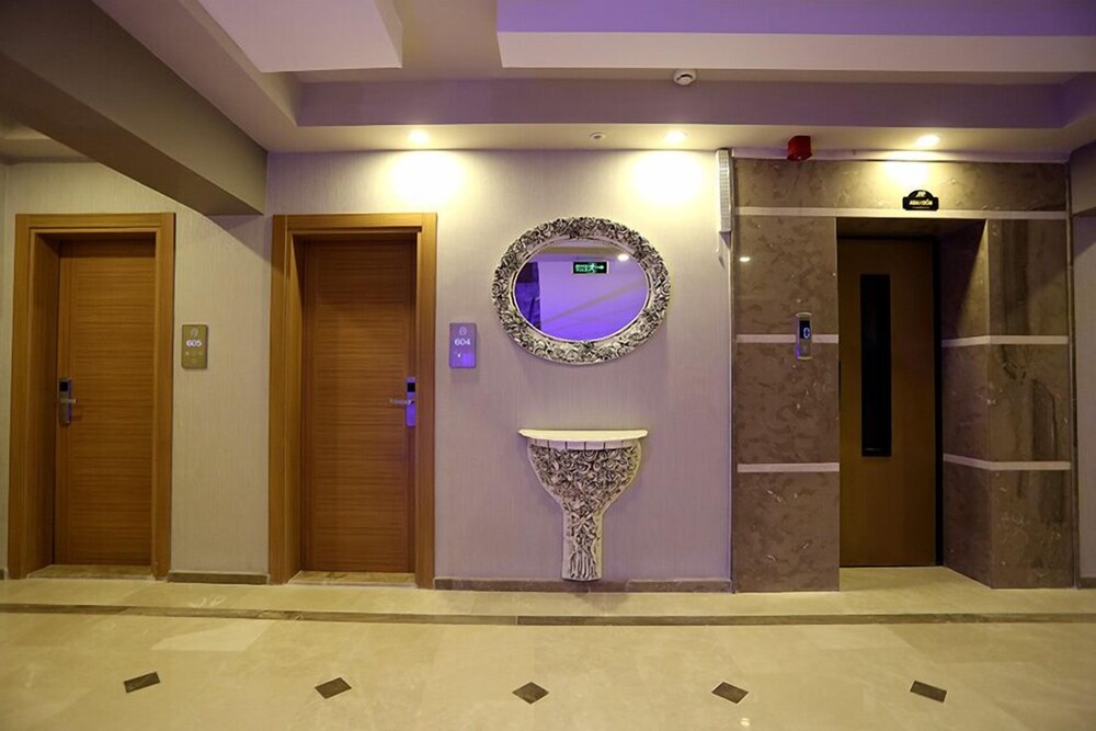 

Milano - Izmir - Life Corner Hotel